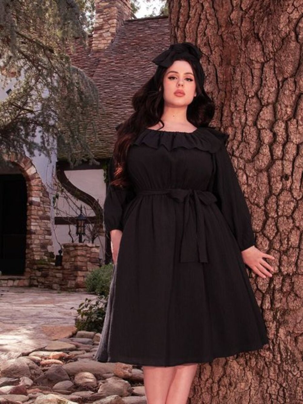 La femme en noir divination peasant dress